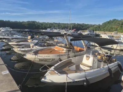 04-Poreč-Charter-Rent-A-Boat